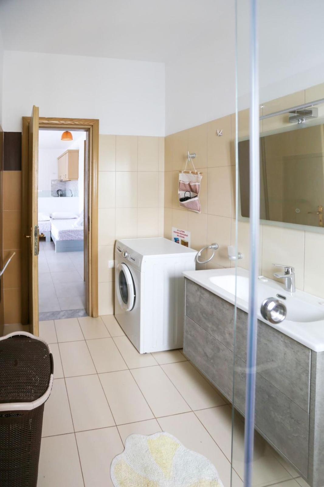 Apartments Piazza Himare Luaran gambar